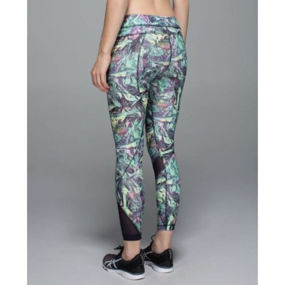 Lululemon Inspire Tight II (Mesh) Iridescent Multi / Naval Blue Size 6 - Picture 2 of 12